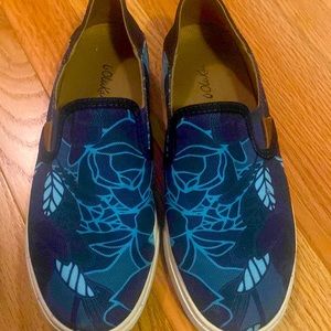 Olukai Women size 6